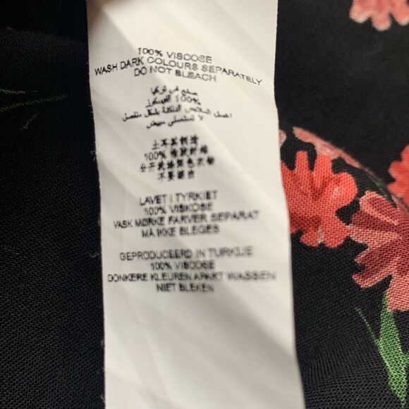 🌺MISSGUIDED Black Floral Ruffle Faux Wrap Dress🌺 - Picture 8 of 12